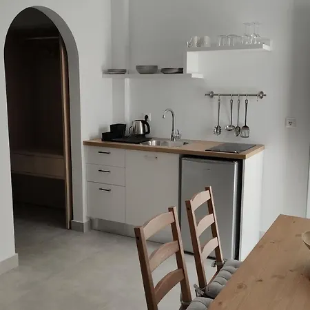 Ellie Aparthotel 3*