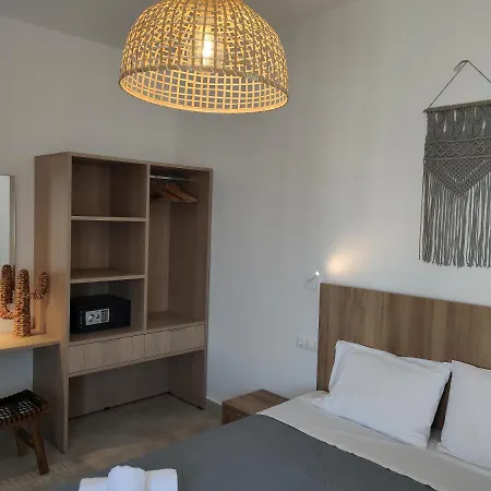 Ellie Aparthotel 3*