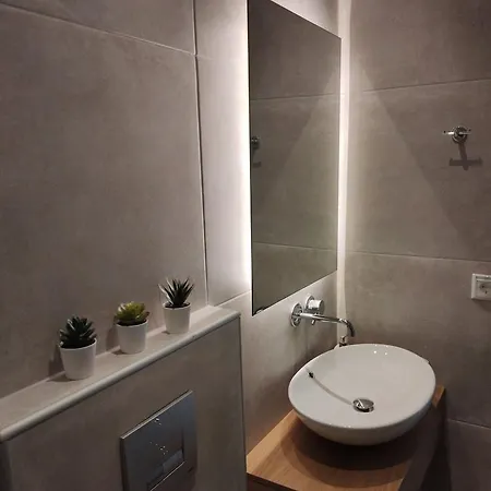 Aparthotel Ellie 3*