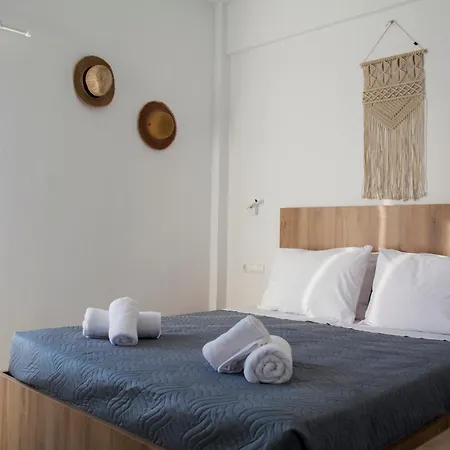 Ellie Aparthotel 3*