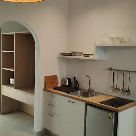 Ellie Aparthotel 3*